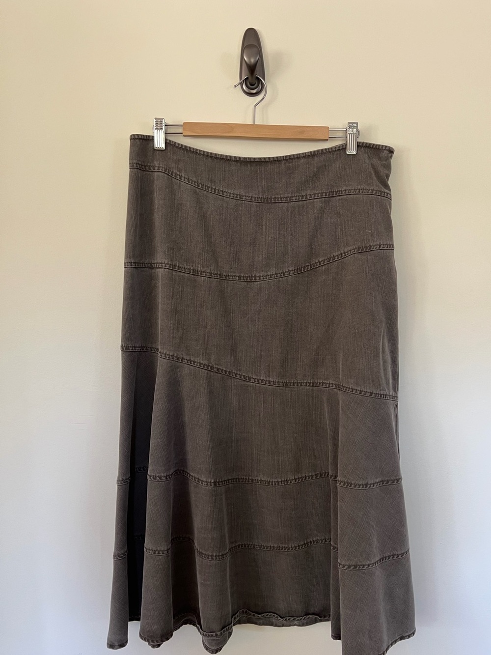 J. Jill A-Line Midi Skirt in Charcoal